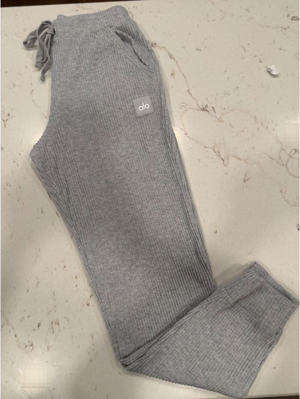 Alo Yoga Women's Muse Ribbed Knit Jogger Sweatpants Heather Gray Sz S